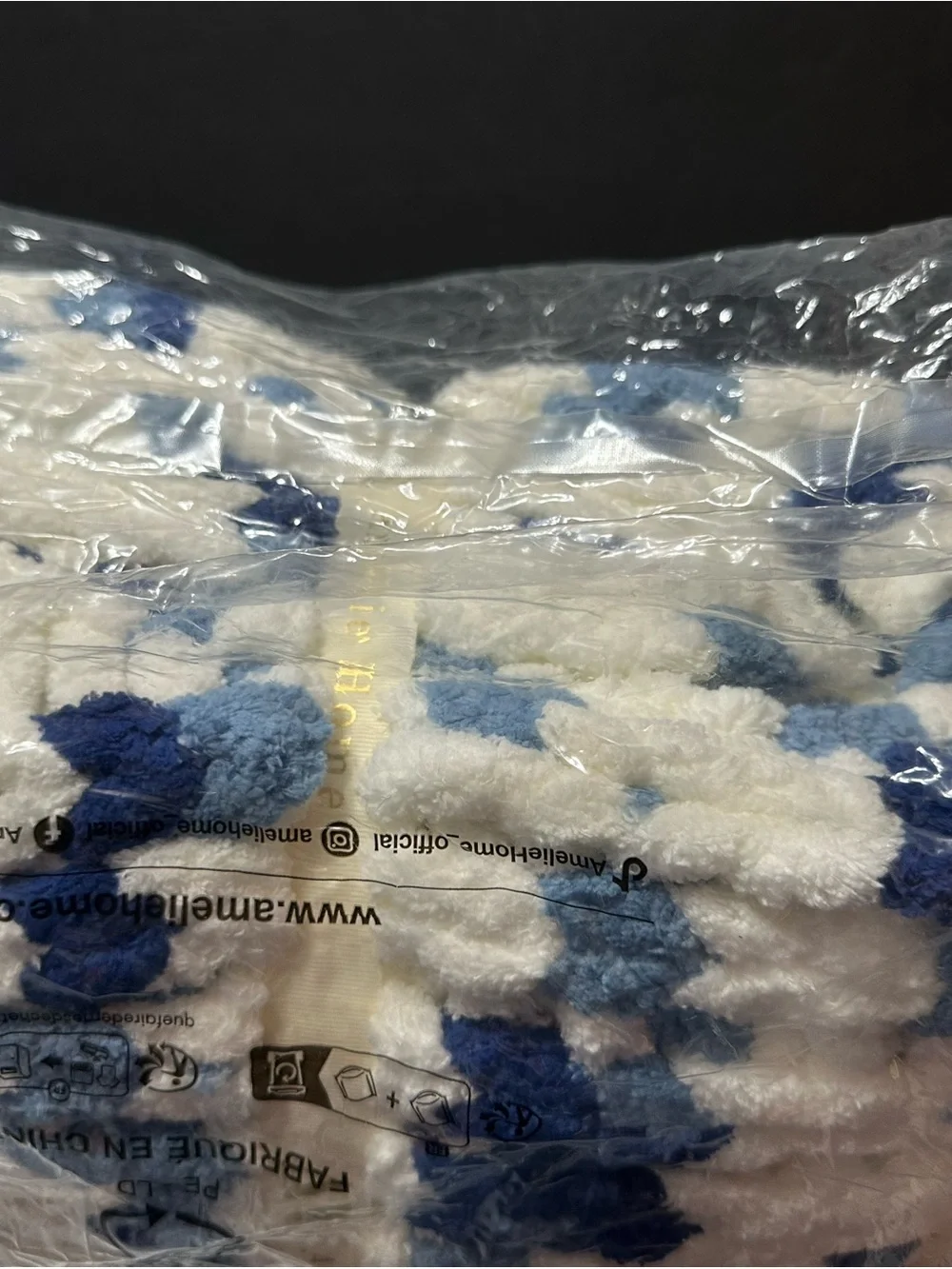 Amelie Hone  White and Blue Chunky Knit Throw Blanket
